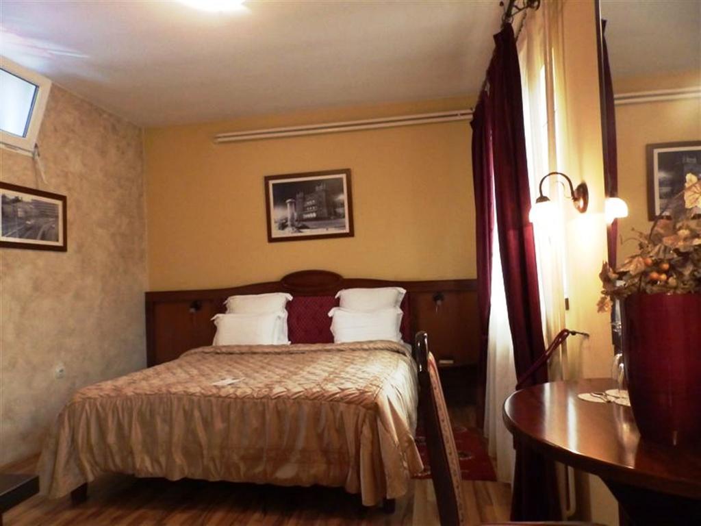 Manjez Centar Belgrado Exterior foto